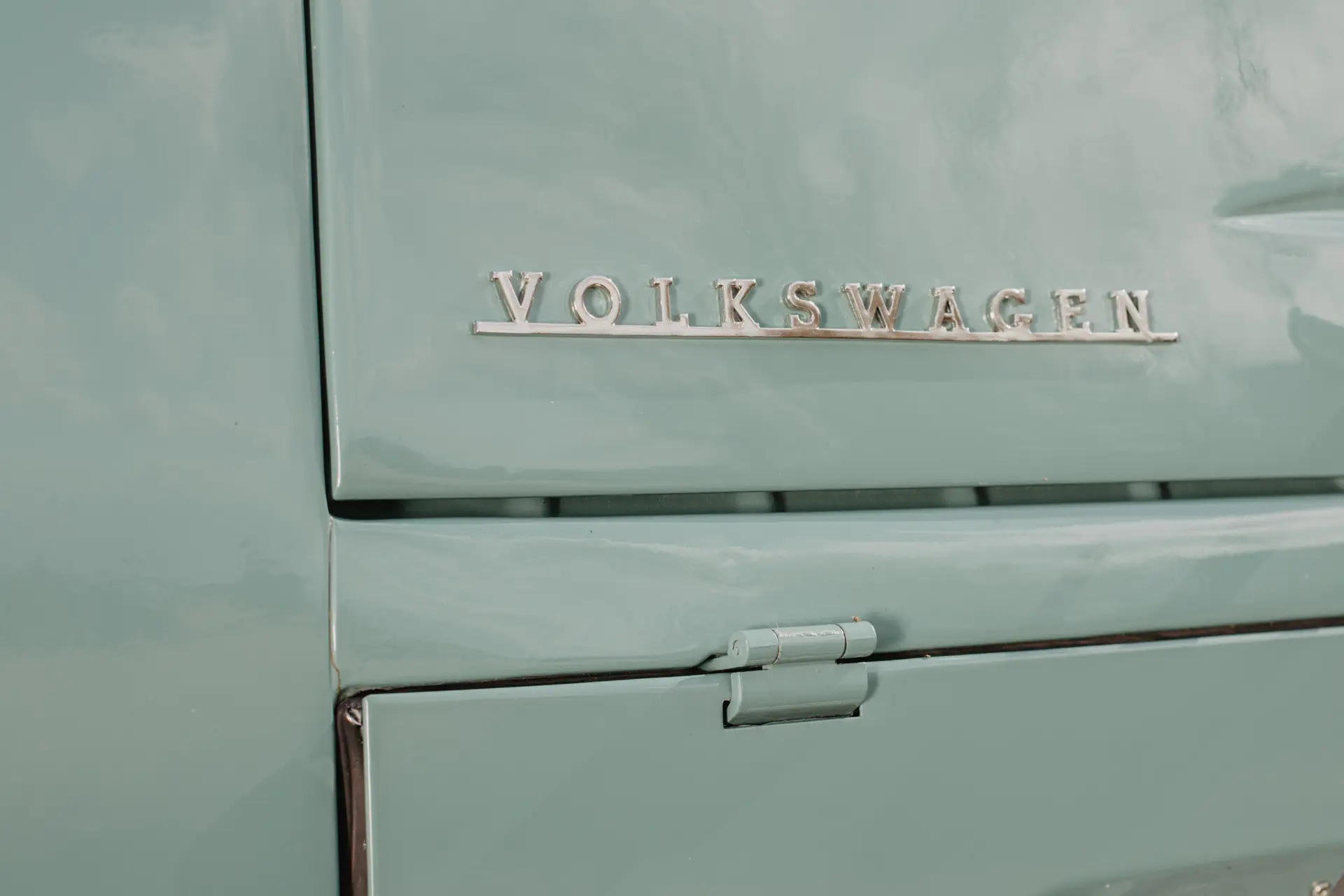 VW T1 Bulli Dachgepäckträger Safarifenster mintgrün Weißwandreifen 